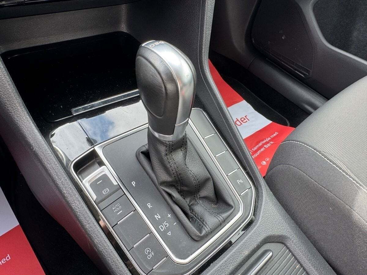 Grå VW Golf Sportsvan fra 2015