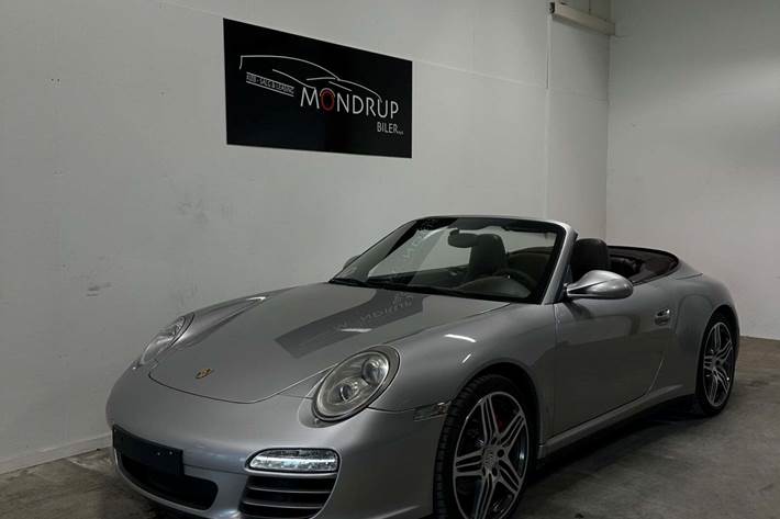 Sølv Porsche 911 Carrera 4S fra 2010
