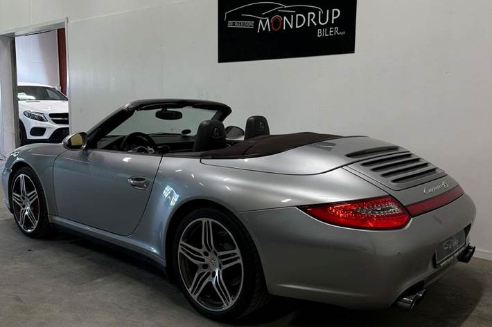 Sølv Porsche 911 Carrera 4S fra 2010