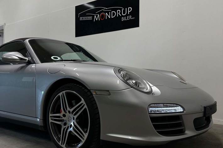 Sølv Porsche 911 Carrera 4S fra 2010