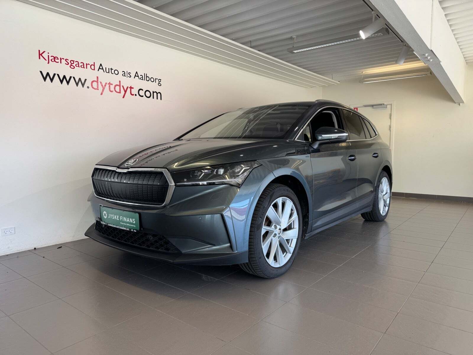 Grå Skoda Enyaq fra 2022