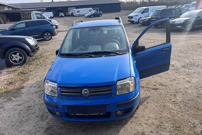 Blå Fiat Panda fra 2004