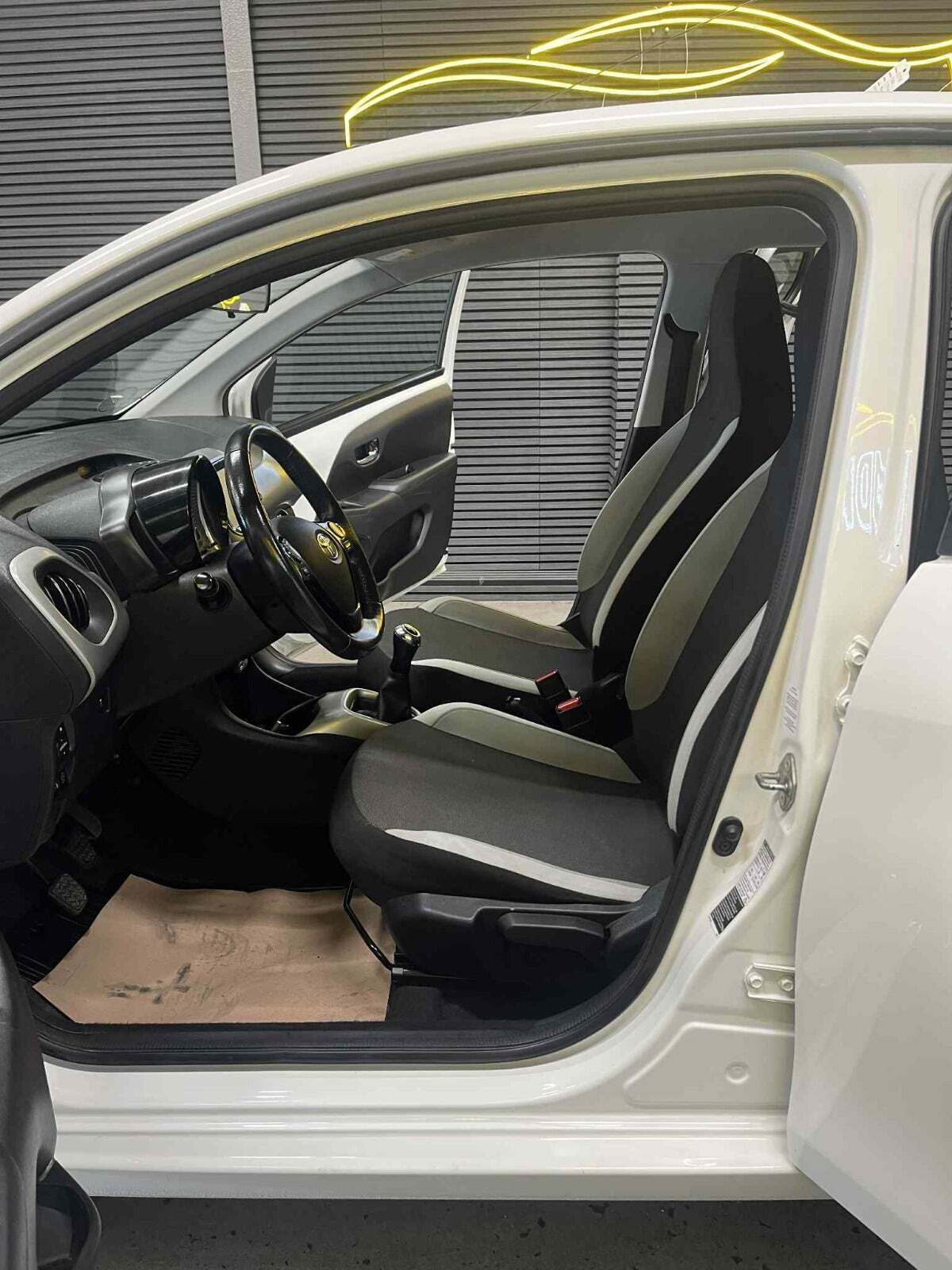 Toyota Aygo 1,0 VVT-i x-play x-touch