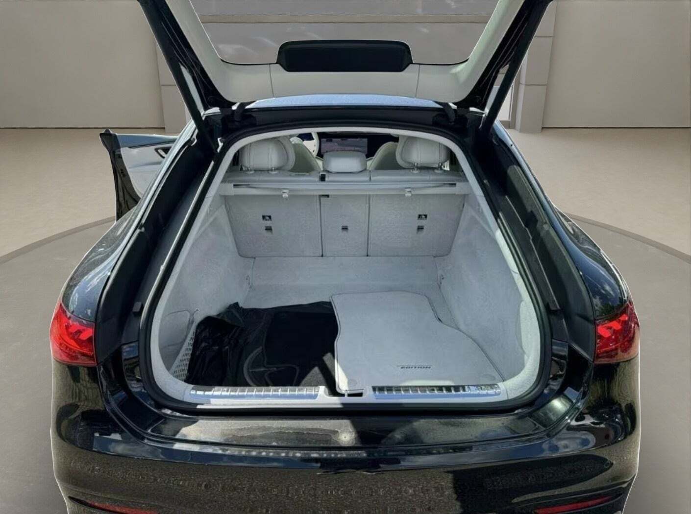 undefined Mercedes EQS580 fra 2022 set udefra