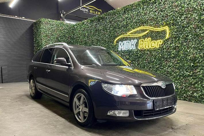 undefined Skoda Superb fra 2010 set udefra