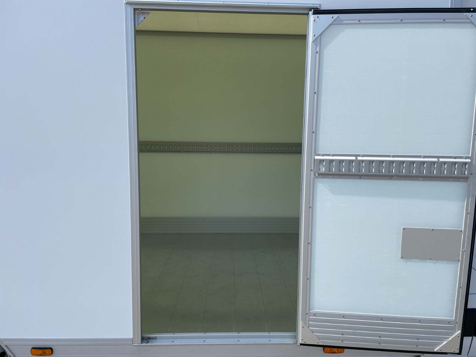 Hvid Renault Master IV T35 fra 2024