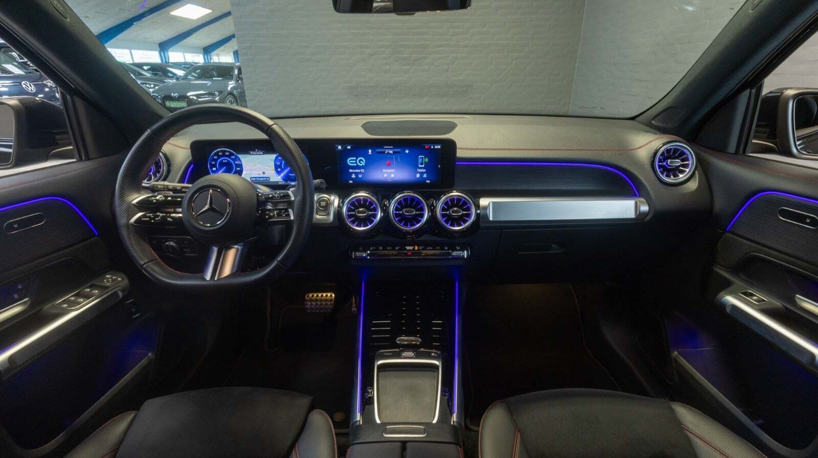 Sort Mercedes EQB350 fra 2024