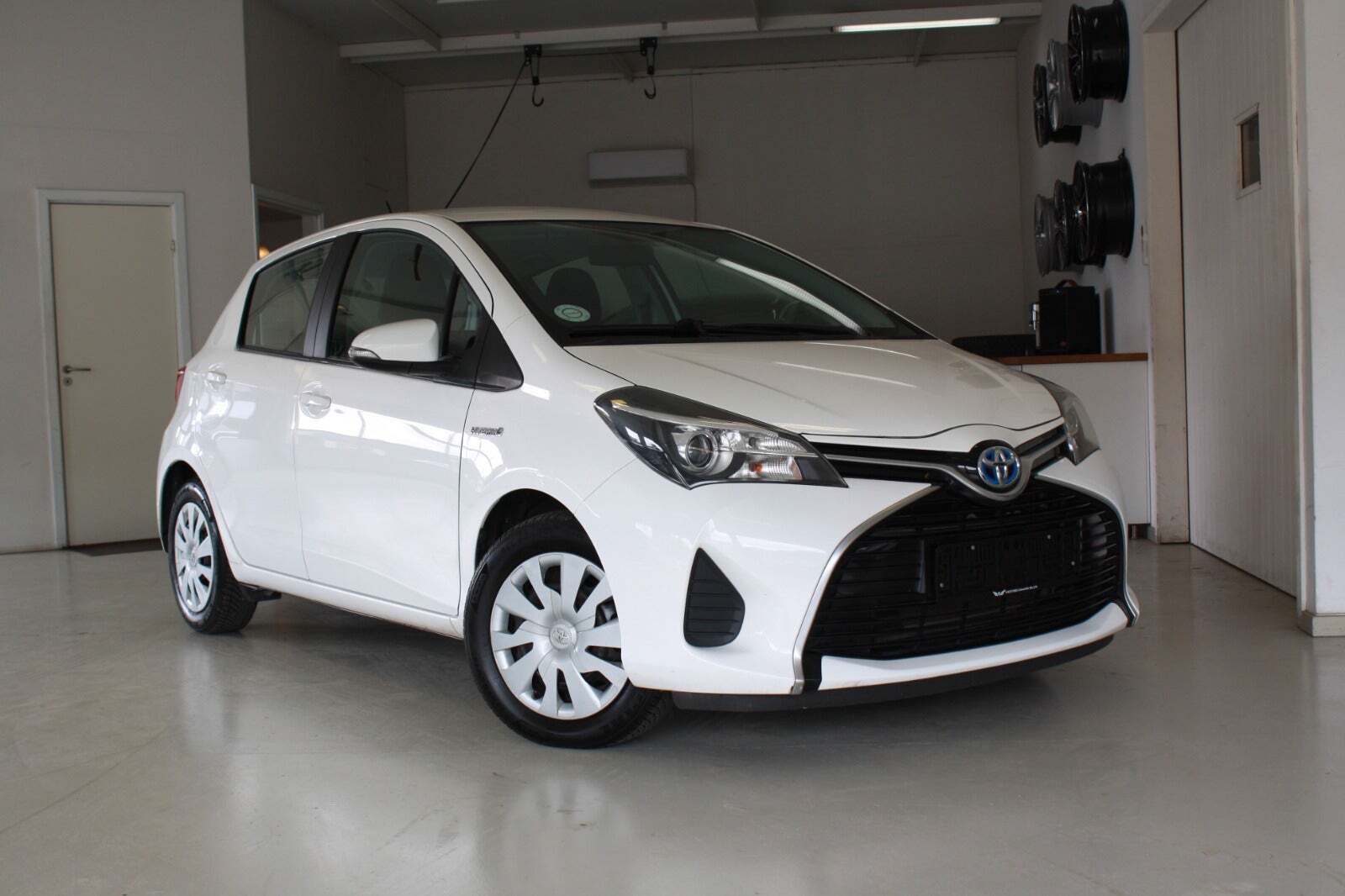 Grøn Toyota Yaris fra 2015