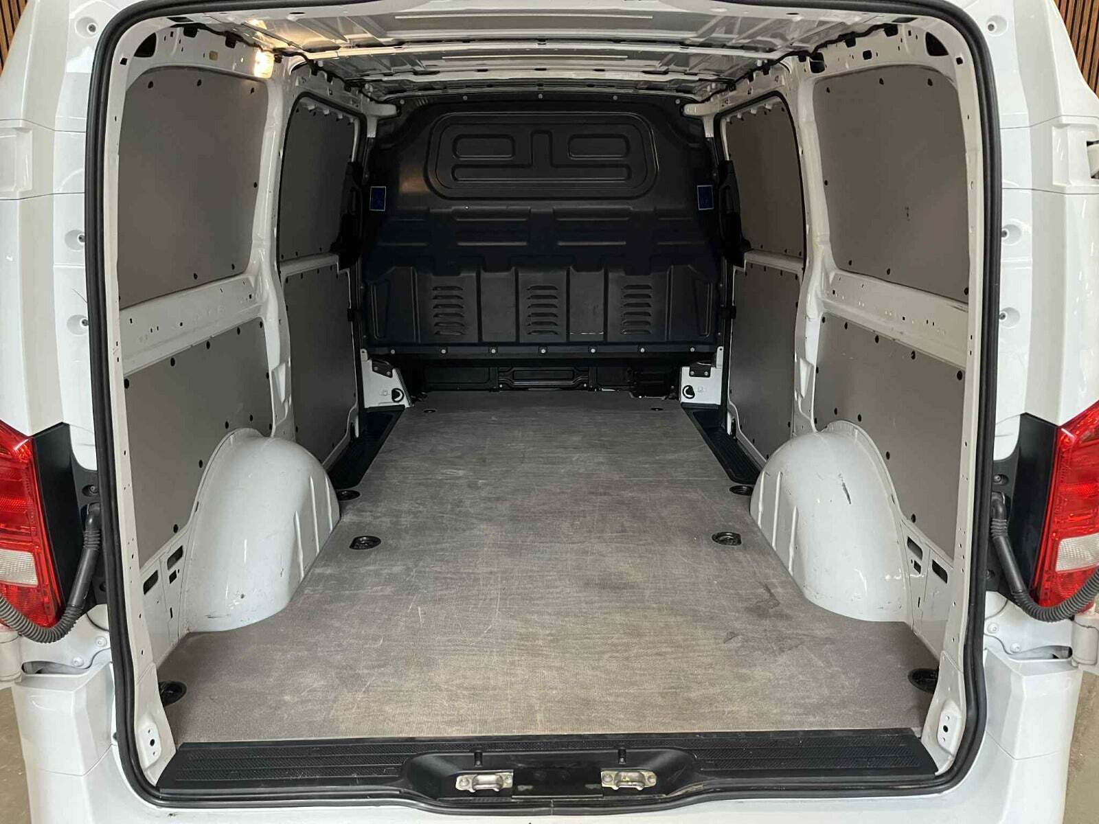 Mercedes Vito 114 2,0 CDi Kassevogn aut. L RWD