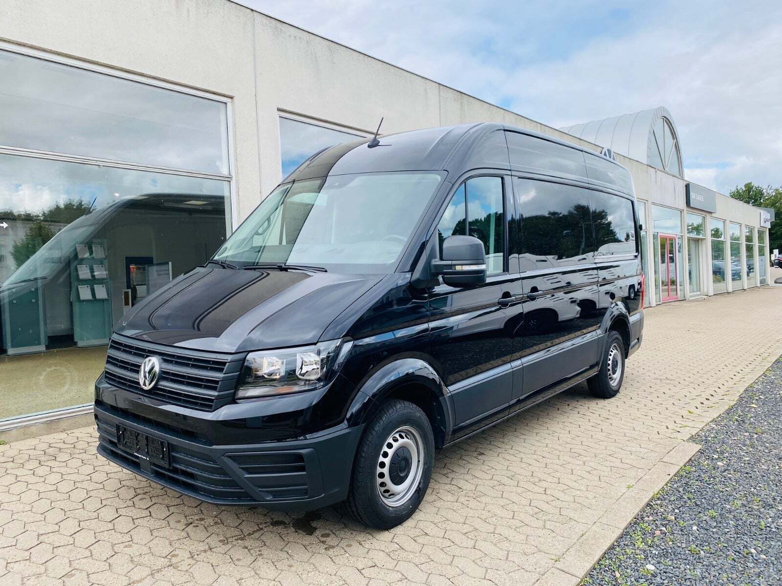 VW Crafter 35 2,0 TDi 177 Kassevogn L3H3 aut.