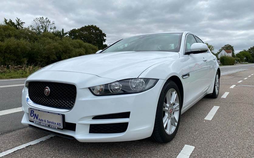 Jaguar XE
