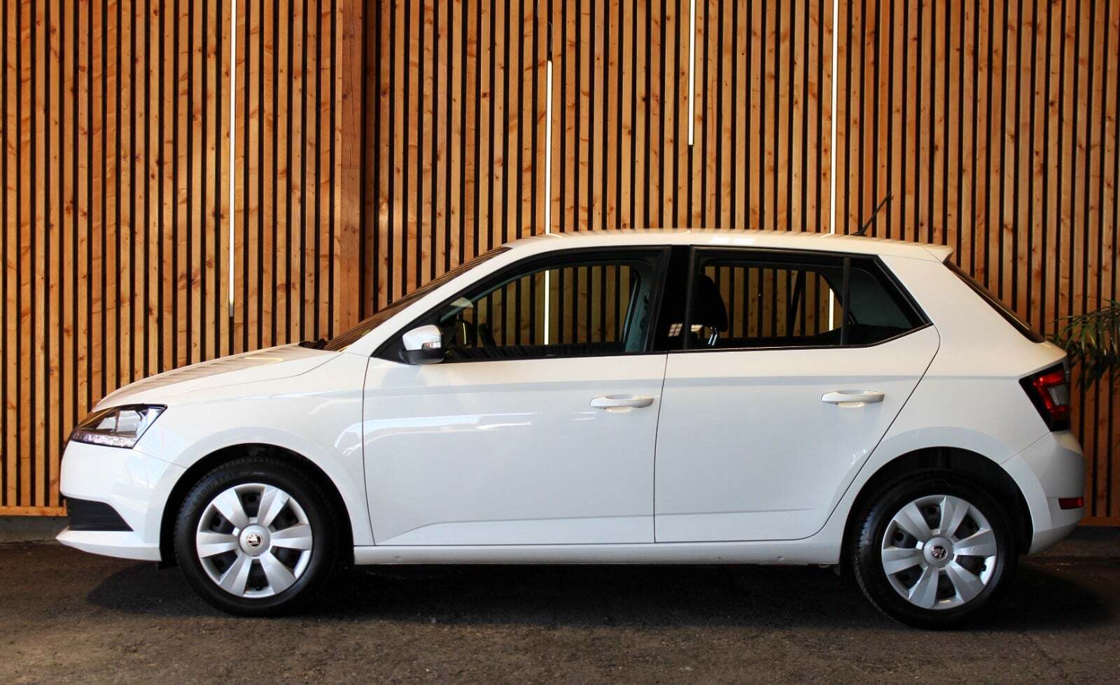 Hvid Skoda Fabia fra 2019