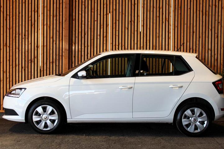 Hvid Skoda Fabia fra 2019