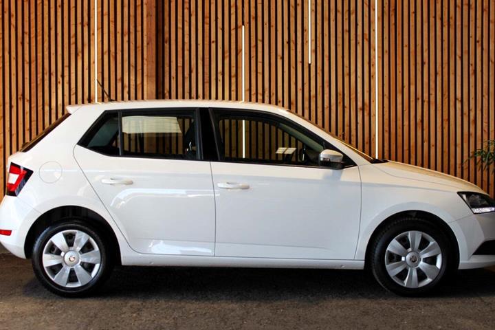 Hvid Skoda Fabia fra 2019