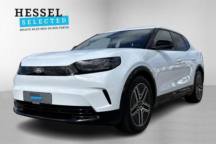 Hvid Ford Capri fra 2025 set udefra