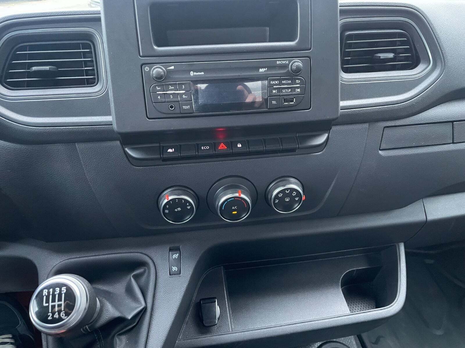 Hvid Renault Master IV T35 fra 2021