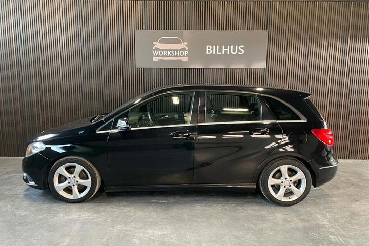 Sort Mercedes B180 fra 2014