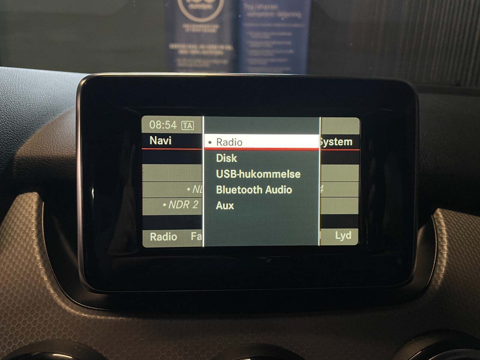 Sort Mercedes B180 fra 2014
