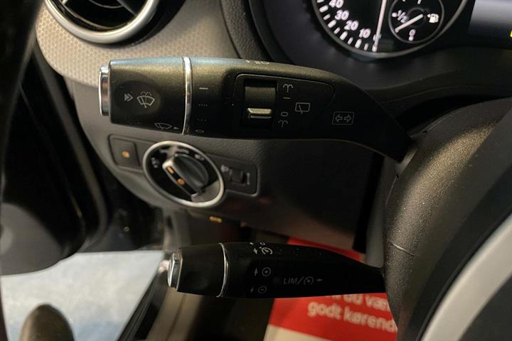 Sort Mercedes B180 fra 2014