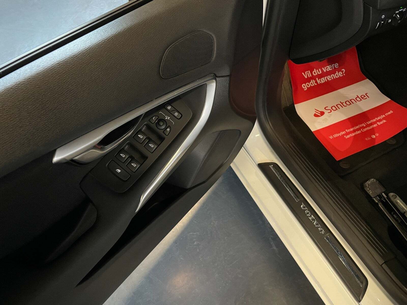 Hvid Volvo V40 fra 2018