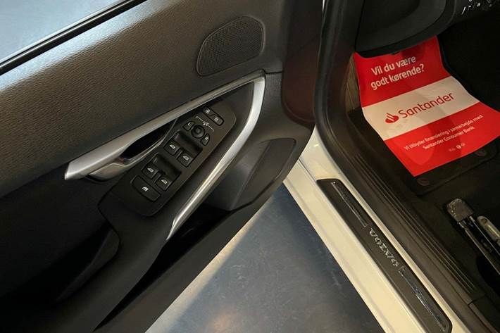 Hvid Volvo V40 fra 2018