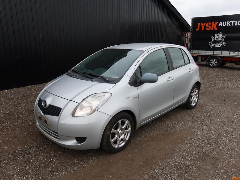 Toyota Yaris 1,4 D - 4D 5 DØRS.