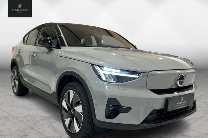 Grå Volvo EC40 fra 2024 set udefra