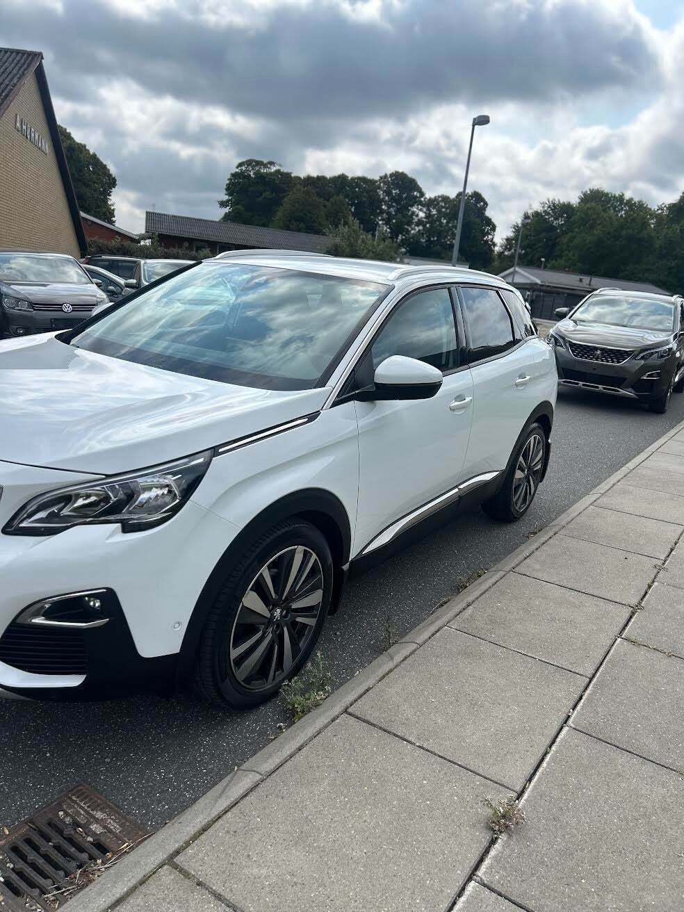 Peugeot 3008 1,2 e-THP 130 Allure
