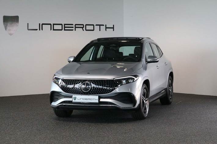 Sølv Mercedes EQA250+ fra 2024 set udefra