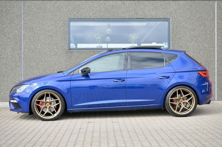 Blå Seat Leon fra 2019