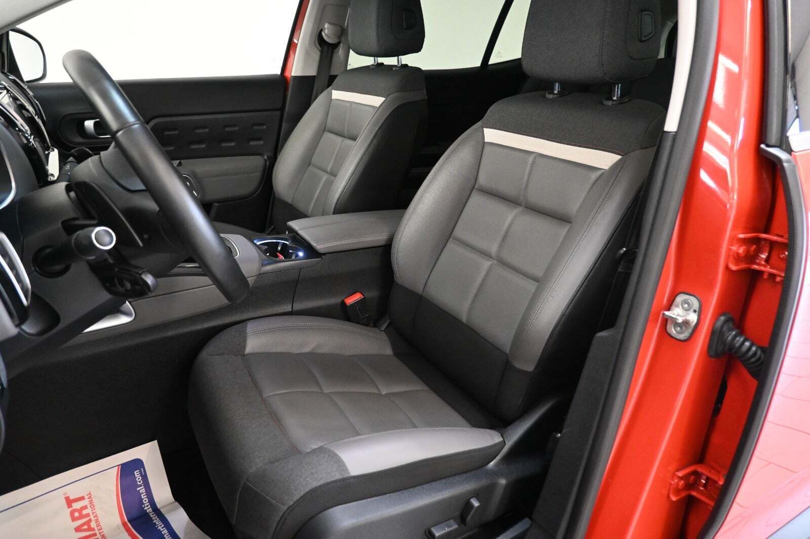 Orange Citroën C5 Aircross fra 2021 set indefra