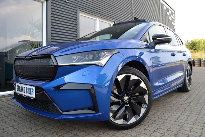 Blå Skoda Enyaq fra 2022