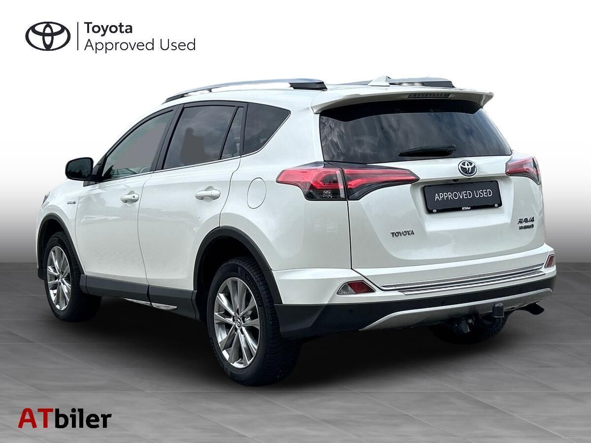 Hvid Toyota RAV4 fra 2018