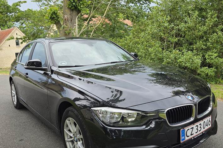 Sort BMW 3-Serie fra 2016