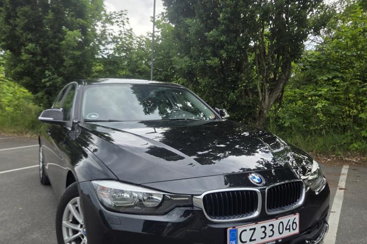 Sort BMW 3-Serie fra 2016