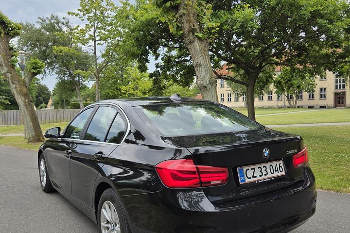 Sort BMW 3-Serie fra 2016