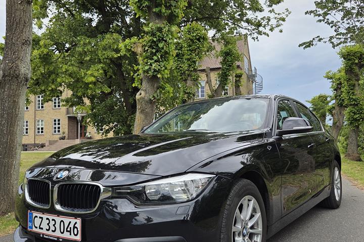 Sort BMW 3-Serie fra 2016