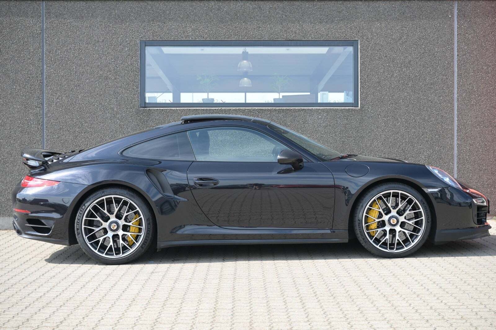 Sort Porsche 911 Turbo S fra 2014