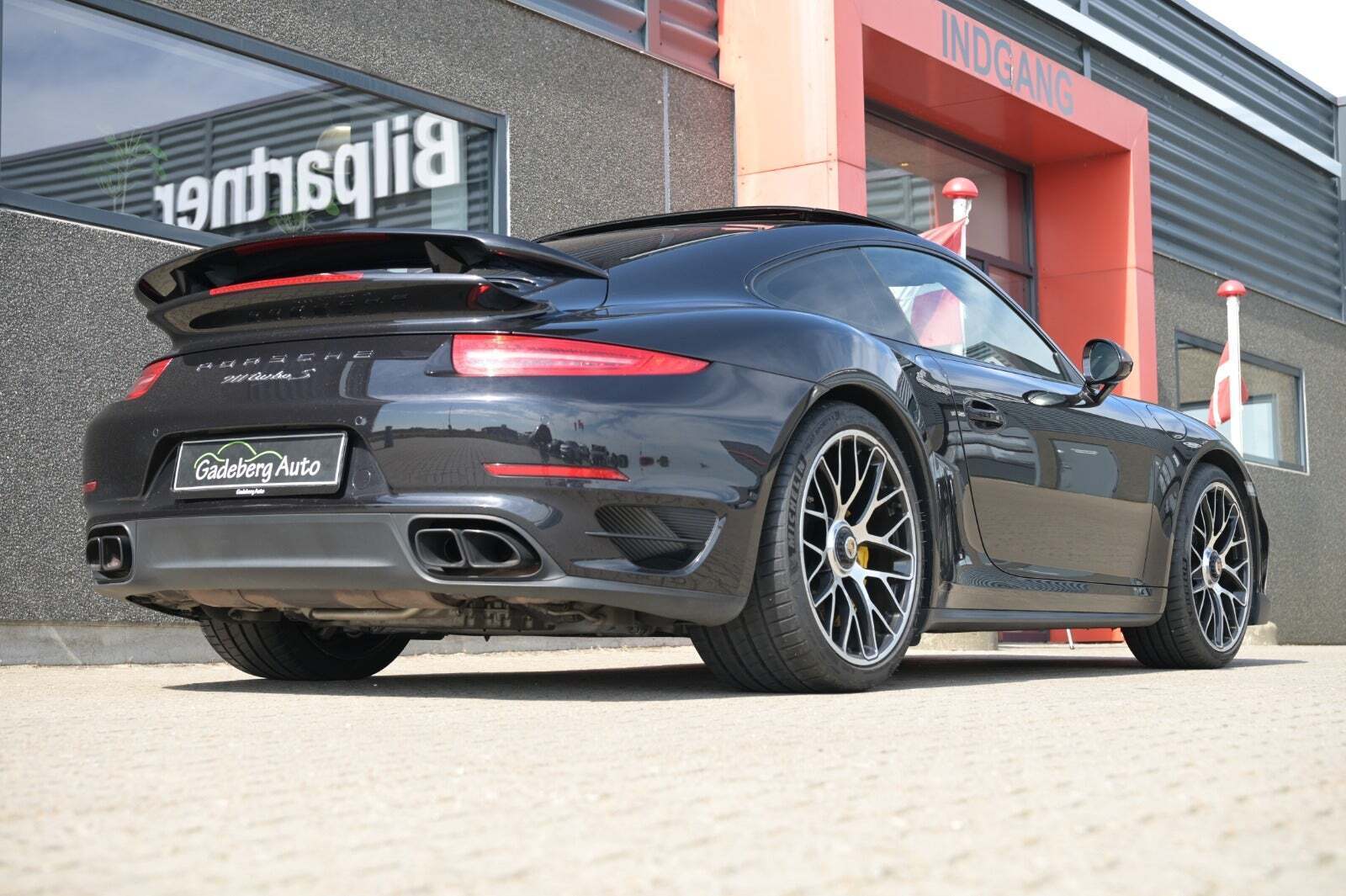 Sort Porsche 911 Turbo S fra 2014