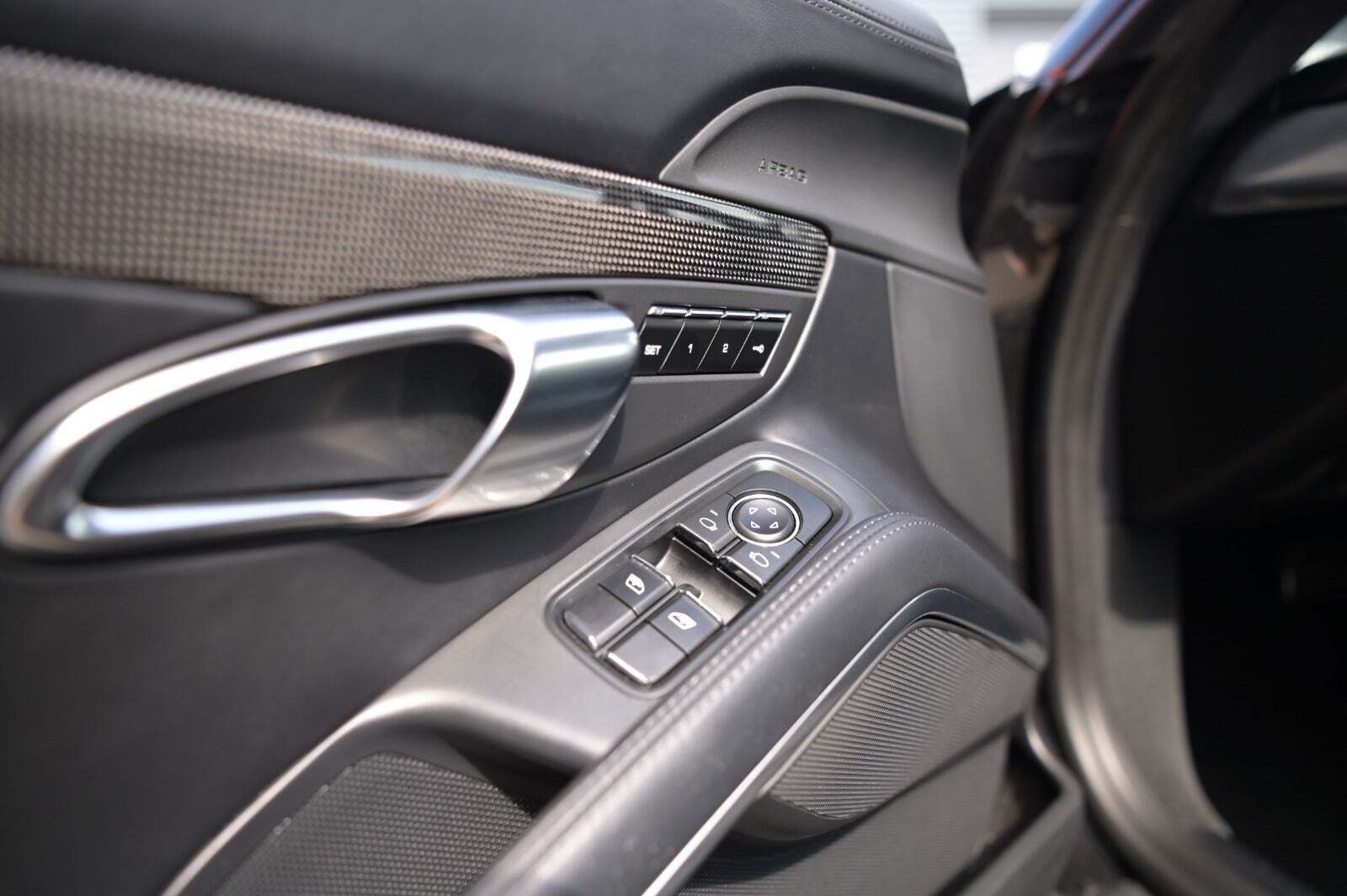 Sort Porsche 911 Turbo S fra 2014