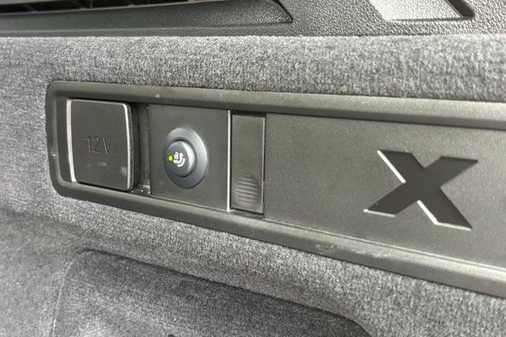 Grå BMW X5 fra 2022