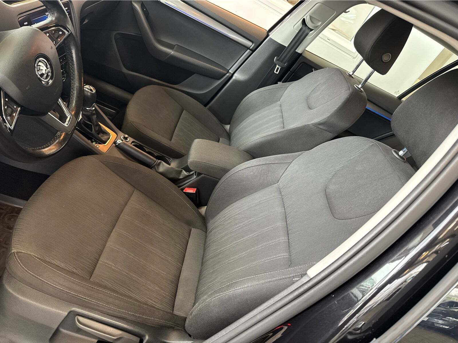 Sort Skoda Octavia fra 2018