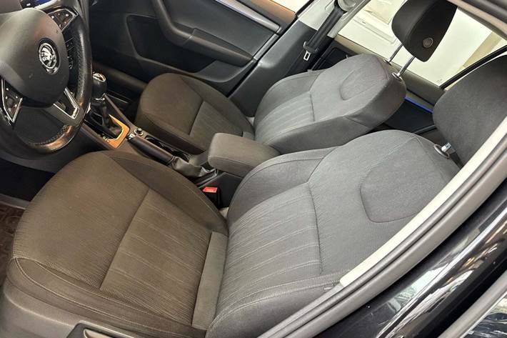 Sort Skoda Octavia fra 2018