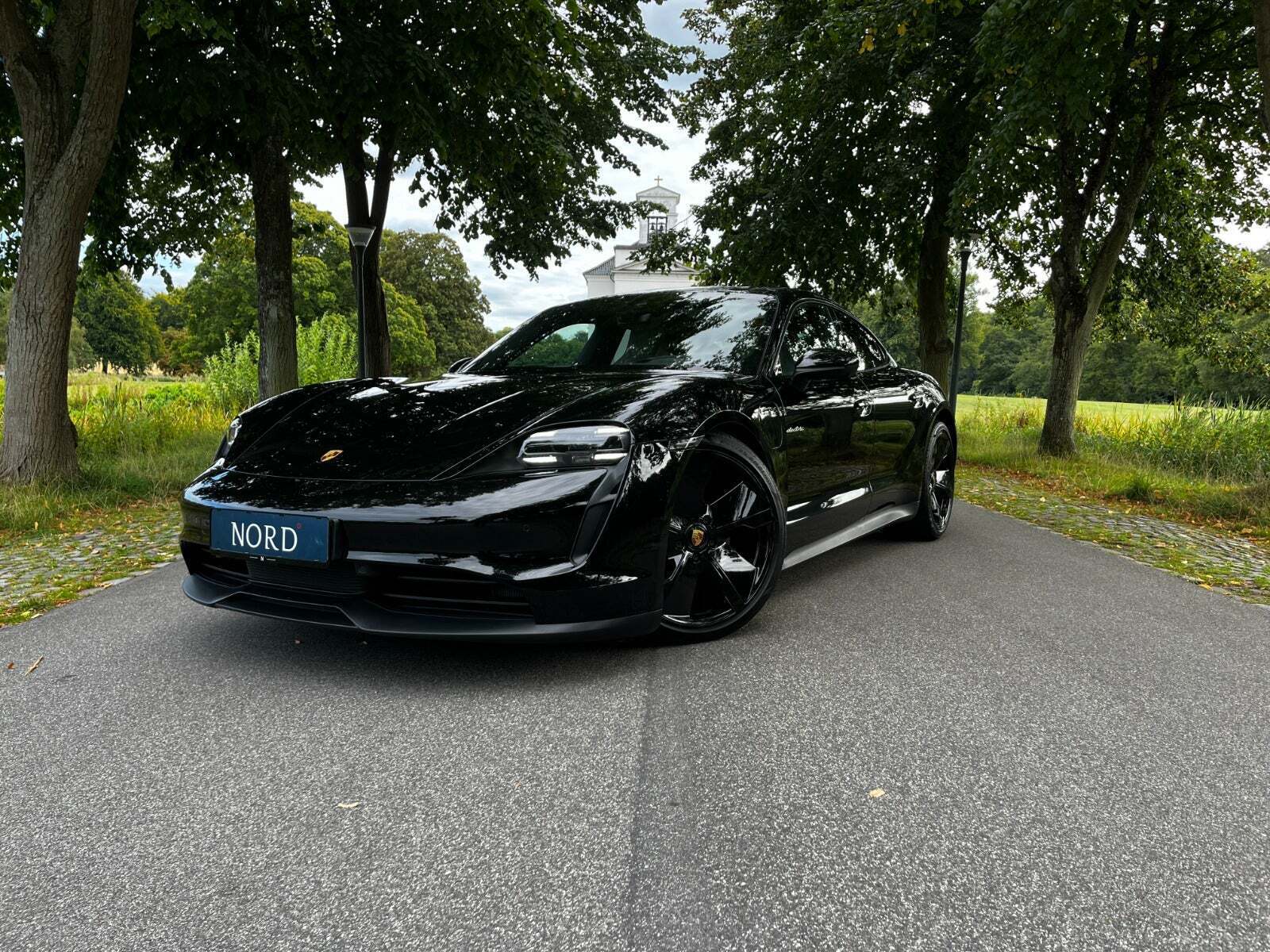 Porsche Taycan Performance+