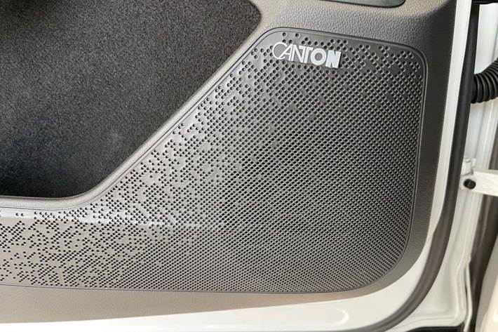 Hvid Skoda Enyaq fra 2026