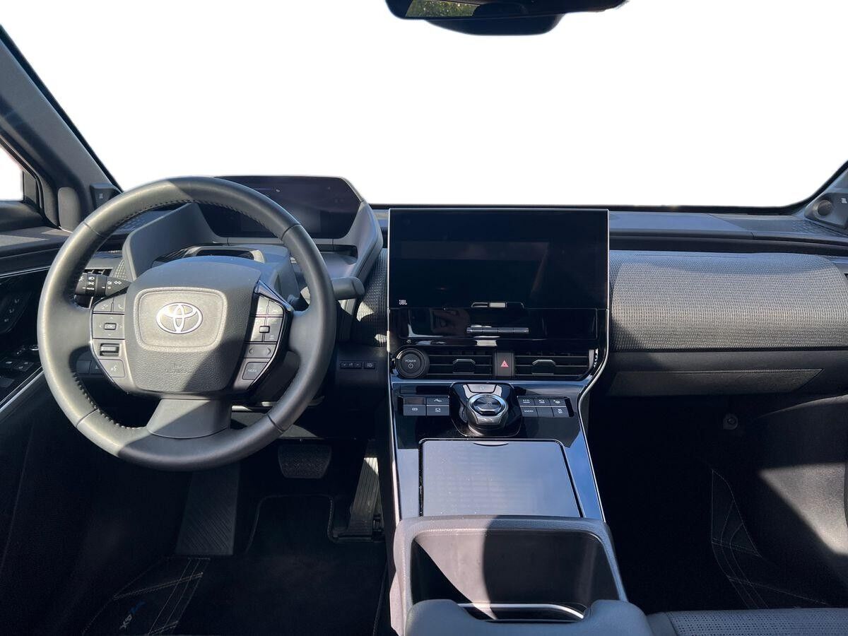 Sort Toyota BZ4X fra 2025