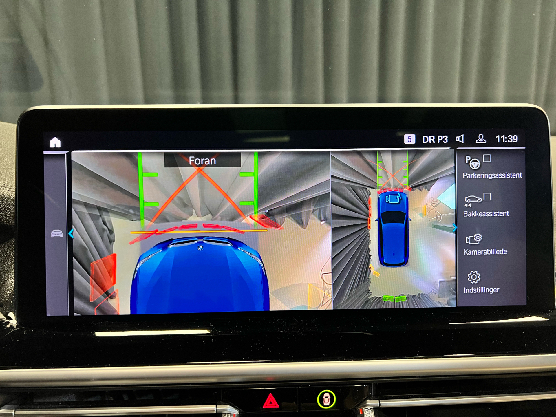 Blå BMW iX3 fra 2023