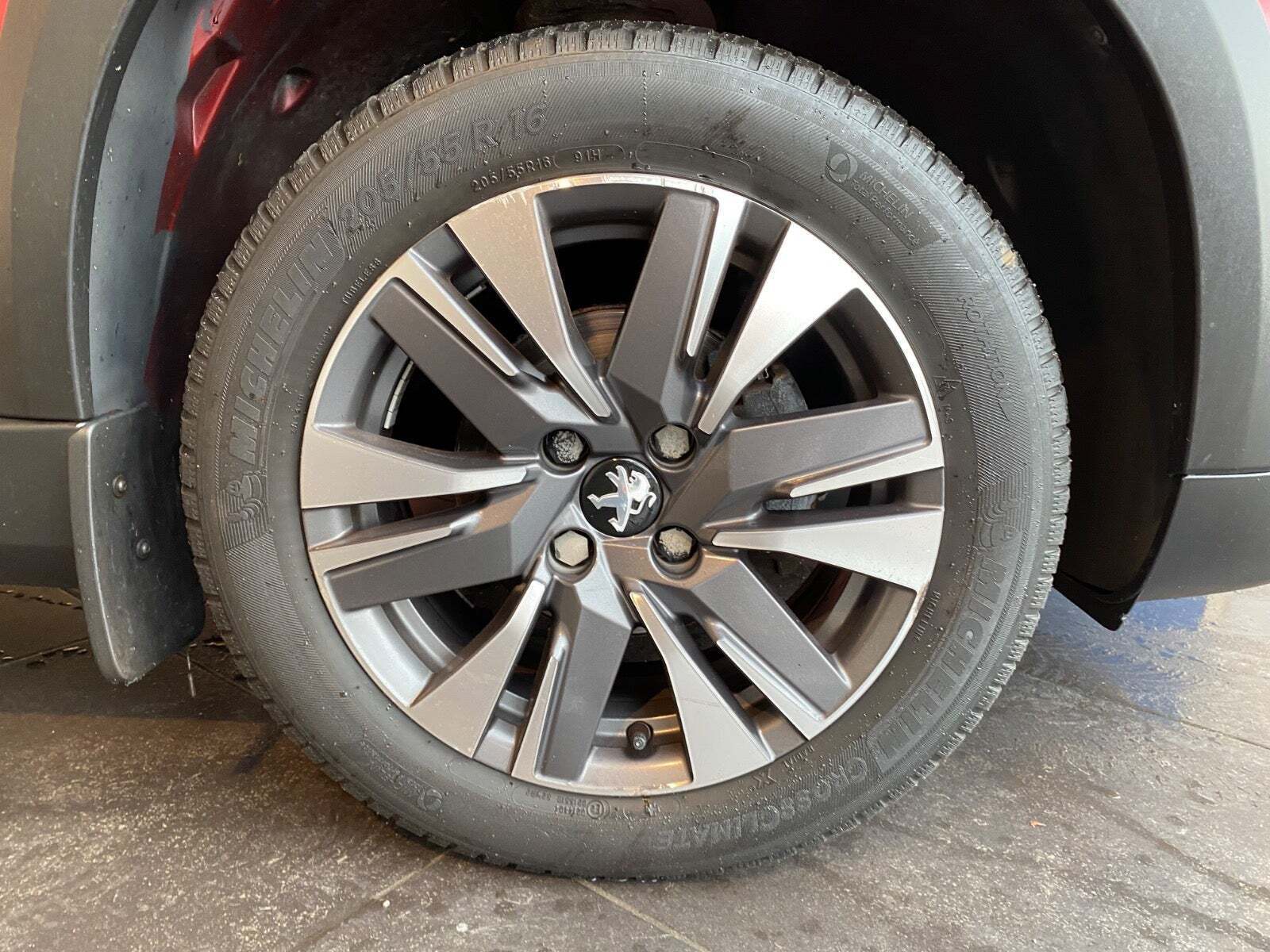 Peugeot 2008 1,6 BlueHDi 100 Allure Sky