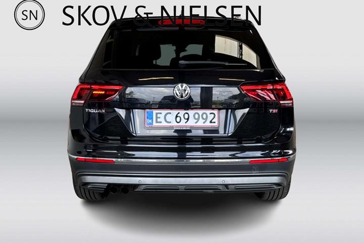 Sort VW Tiguan fra 2017