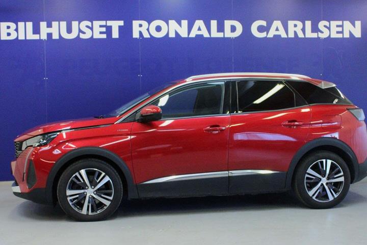 Rød Peugeot 3008 fra 2021
